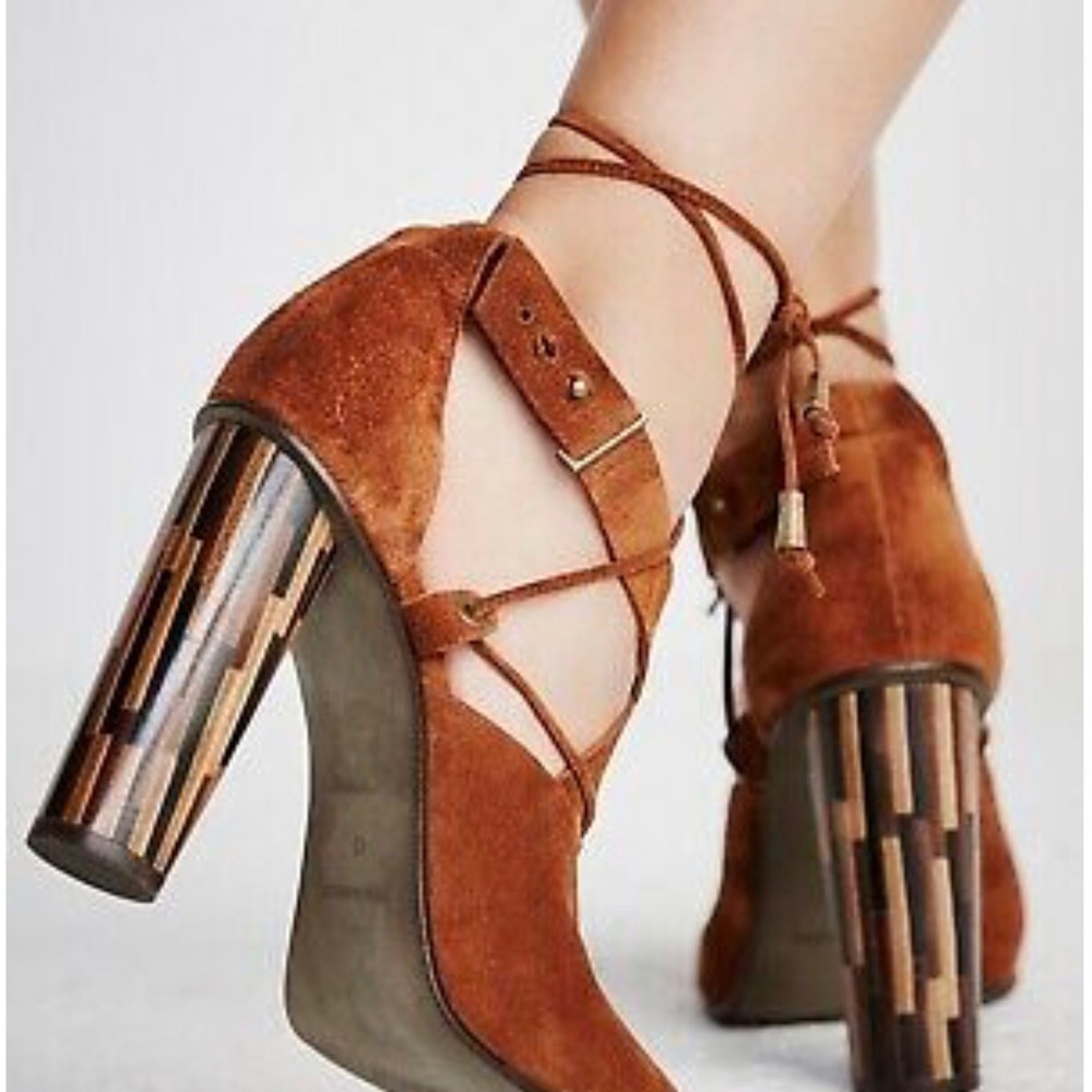 Free People Nouvella Wrap Suede Pumps Size 39